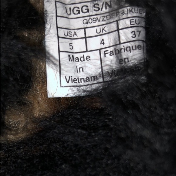 UGG Cozy II Leopard Slippers
Women’s size 5 - Picture 8 of 8